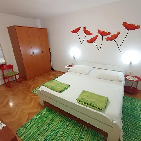 Calluna Apartment Split